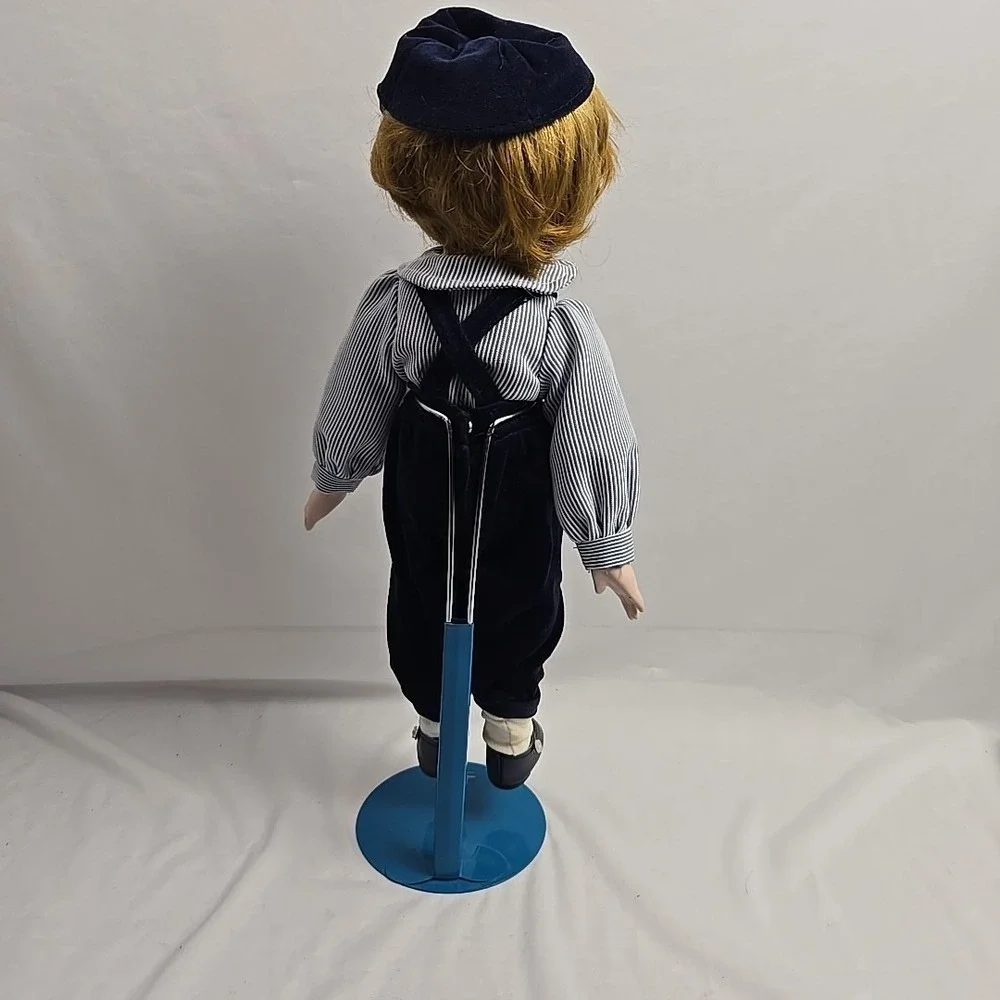 MYD Marian Yu Designs Porcelain Doll‎ With Display Stand